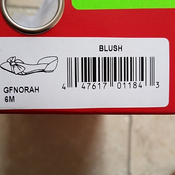 Shoes - Picture 2 of 2